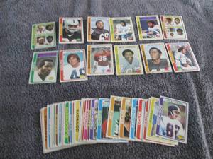lot 9 image: 50 1978 Topps Football Cards...