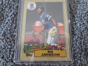 lot 19 image: 1987 Topps Bo Jackson Rookie Card...