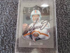 lot 28 image: 1997 Leaf Dan Marino Autograph W A...
