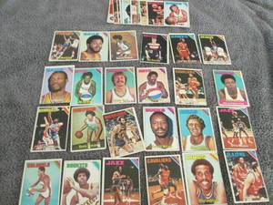 lot 29 image: 40 1975-76 Topps Basketball Cards...