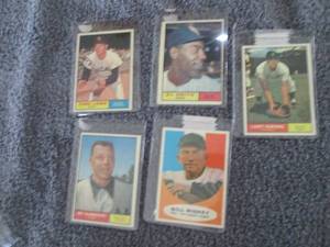 lot 89 image: 1961 Topps Baseball Cards...
