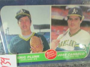 lot 139 image: 1986 Fleer Jose Canseco Rookie Card...