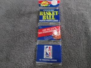 lot 141 image: 1991-92 Fleer Basketball Rack Pack...