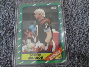 lot 147 image: 1986 Topps Boomer Esiason Rookie Ca...