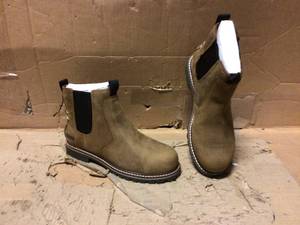 Womens Bralorne Chelsea Waterproof Work Boot - Composite Toe - Brown Size 7.5 (M)&nbsp&nbspCustomer Returns See Pictures