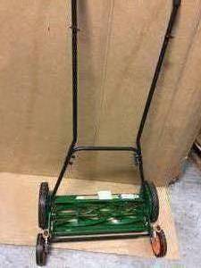 lot 1 image: Scotts 20 in. Manual Walk Behind Reel Mower with Grass Catcher &nbspCustomer Returns See Pictures