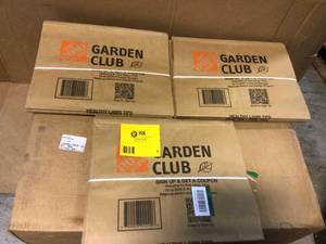lot 8 image: The Home Depot 30 Gal. Paper Lawn and Leaf Bags - 5 Pack&nbspCustomer Returns See Pictures