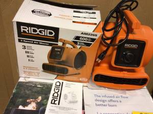 lot 21 image: RIDGID 600 CFM Portable Blower Fan Air Mover with Daisy Chain &nbspCustomer Returns See Pictures