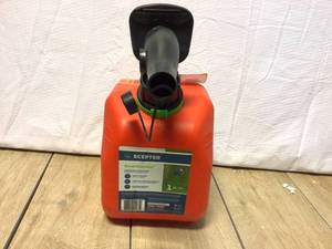 lot 89 image: Scepter 1 Gal. Smart Control Gas Can &nbspCustomer Returns See Pictures