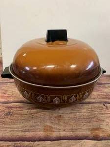 1970s West Bend Two Piece Serving Oven