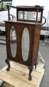 Gorgeous solid wood music stand  cabinet, great condition