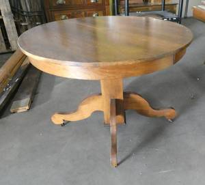 Very nice round solid wood table