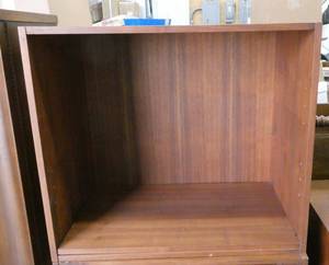 Nice solid wood adjustable height bookcase, missing the dowels to hold up the shelf