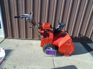 Toro 524 snow blower. Used condition. Tested & works. As shown.