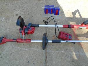 Craftsman 24 volt lithium ion weed trimmer & pole saw. Looks nearly ew. Inlcudes battery & charger. Tested & works. As shown.