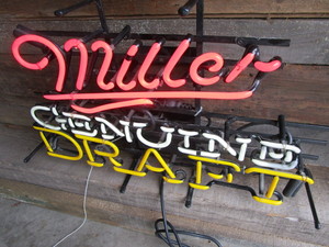 Neon Miller Genuine Draft light, wo...