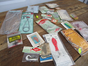Fishing lures, 20 in packages...