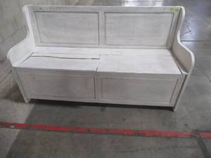 lot 400 image: Signature Design By Ashley Dannerville Storage Bench, A3000199 - Broken Seat.