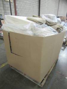 lot 345 image: WHOLESALE MIXED PALLET OF MISCELLANEOUS CUSIONS AND COVERS