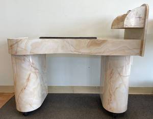 lot 5 image: Manicure Station Desk on Casters
