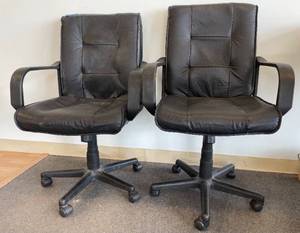 lot 20 image: 2 Adjustable Height Faux Leather Office Chairs