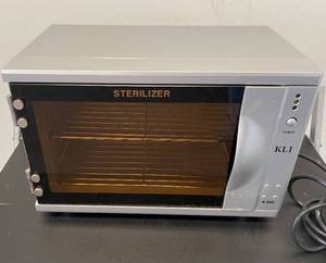 lot 32 image: Mini Equipment Sterilizer Cabinet Machine