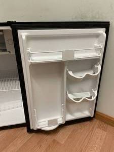 lot 41 image: Haiter 2.7 Cubic Ft Mini Fridge