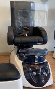 lot 2 image: Vista Pedicure Station with Human Touch Spa Massage Chair