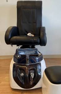 lot 3 image: Vista Pedicure Station with Human Touch Spa Massage Chair