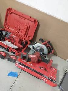 LOT OF MILWAUKEE TOOLS