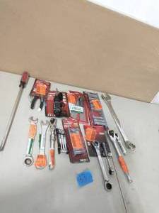 LOT OF MECHANIC TOOLS