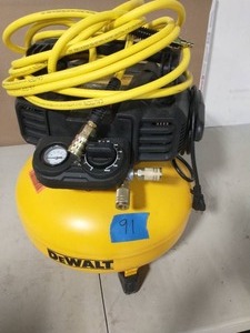 DEWALT 6 Gal. Heavy-Duty Pancake Electric Air Compressor