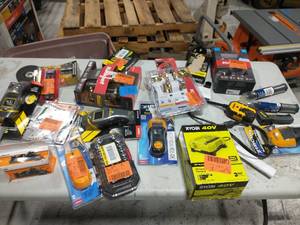 LOT OF MIXED HARDWARE
