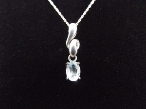 lot 5 image: .925 Sterling Silver Oval Cut Topaz Pendant Necklace