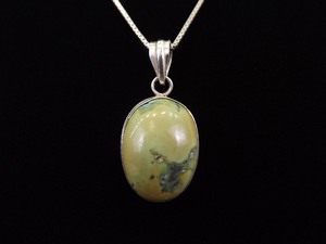 lot 6 image: .925 Sterling Silver Large Royston Green Turquoise Cabochon Pendant Necklace