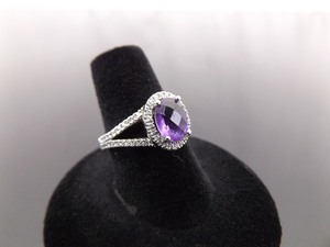 lot 40 image: .925 Sterling Silver Oval Cut Amethyst Crystal Ring Size 7