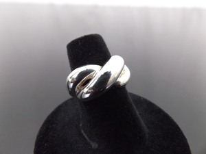 lot 72 image: .925 Sterling Silver Designed Ring Size 6