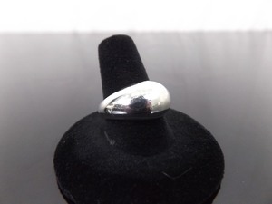 lot 76 image: .925 Sterling Silver Designed Ring Size 10