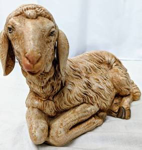 lot 7 image: Two Fontanini 27 Scale Sheep - Rare Italian Nativity Figures