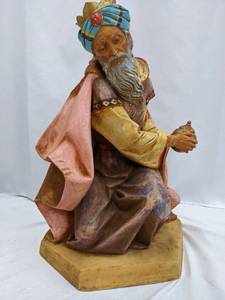 lot 9 image: Fontanini 27 Scale King Gaspar  Caspar - Rare Italian Nativity Figure