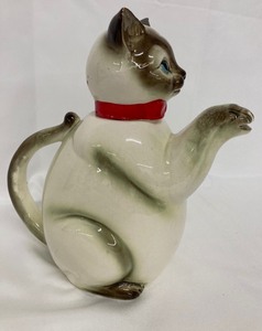 lot 105 image: Vintage Ceramic Siamese Cat Tea Set - Made in Japan