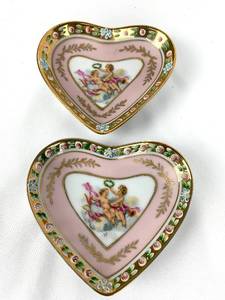 lot 152 image: Sweetheart Pinks Collection of Various China Pieces