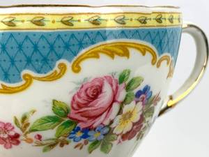 lot 151 image: Foley China Windsor Floral Set - 6 Tea Cups, Creamer and Sugar Bowl