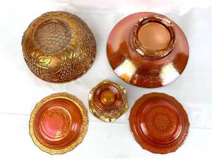 lot 155 image: Vintage Opalescent Peach Glassware - Carnival Glass