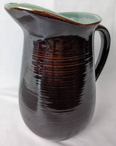 lot 13 image: Redwing Village Green Pitcher and Casserole - Baking Dish & Ewer