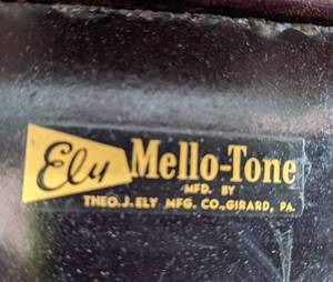 lot 17 image: Vintage Ely Mello-Tone Toy Chime Piano