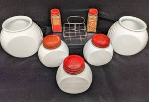 lot 24 image: Fabulous Fire King and Farleys Vintage Art Deco Vitrock Range Set and Glass Candy Shakers