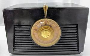 lot 25 image: Three Vintage Tube Radios for Restoration or Repurposing