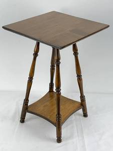 lot 165 image: Handsome Vintage Plant Stand  Side Table