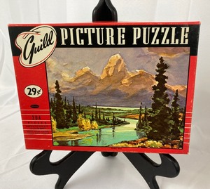 lot 119 image: Fun Assortment of Vintage Puzzles & Game